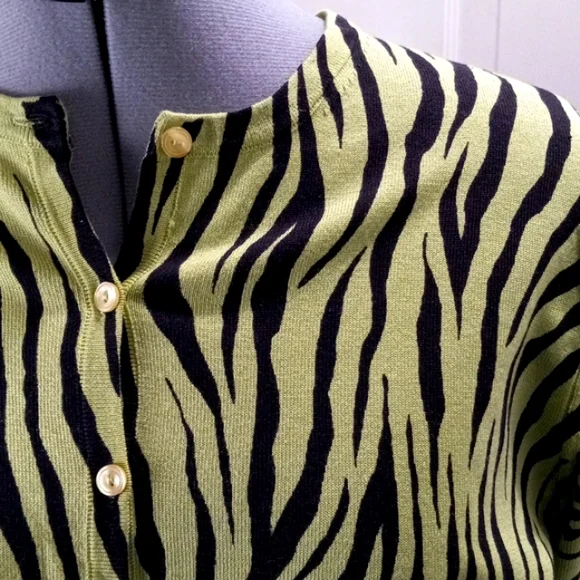 NWT City Silk Sz Small, Silk Lizard Black Sweater, Button Front. - Picture 3 of 8